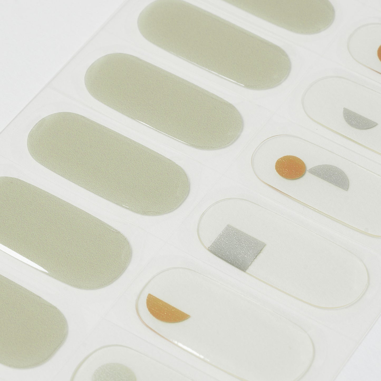 Raw Gel Nails - BALANCED